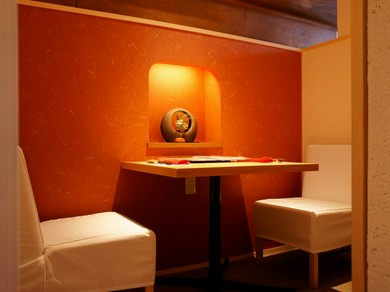  こだわりのすき焼きを大人のゆったりデートに。