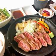 厳選された黒毛和牛をステーキでお楽しみください。　