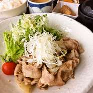 人気の生姜焼きは国産豚肩ロースでジューシーに仕上げました。　