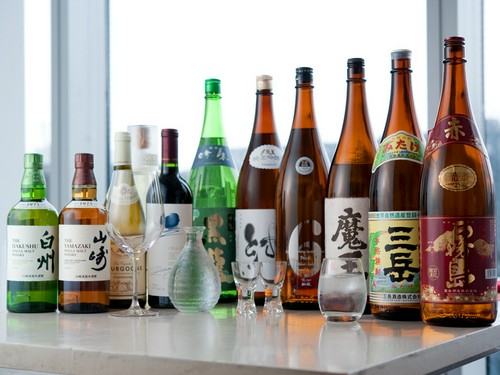 オススメの地酒、焼酎、ウイスキー、ワインなど豊富な品ぞろえ