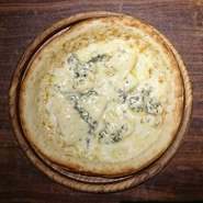 ゴルゴンゾーラチーズのピッツァ～はちみつ添え～