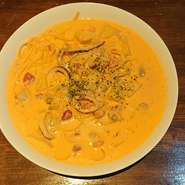 海鮮のトマトクラムチャウダースープスパゲッティ