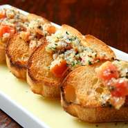 香ばしいバゲットにニンニクたっぷり『ガーリックトースト』