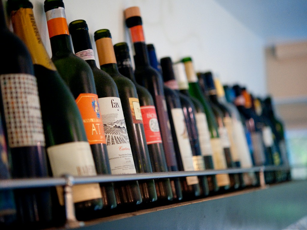 美味しくて料理に合うワインは、「ブドウが感じられる」