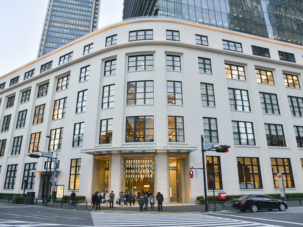 東京駅徒歩１分のKITTE最上階。