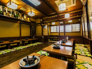 掘りごたつ式の1階。2階には大広間も