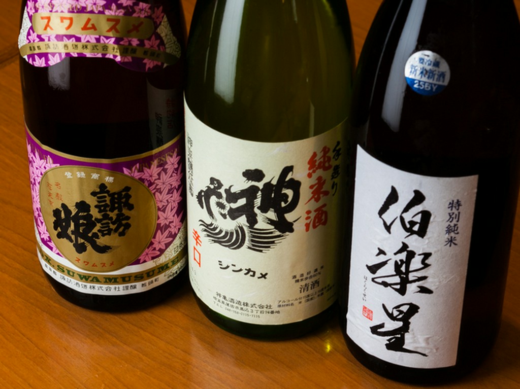 ４代目が厳選した日本酒が馬肉料理を引き立てる