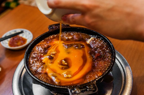 〆の『あとご飯』はスタッフの手ほどきを受けて