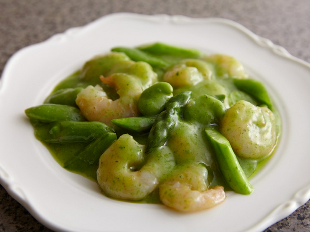 爽やかな風味が際立つ『エビの青山椒ソース』