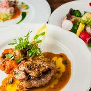 繊細さに少しの遊び心を加えた盛り付け。「お客様の喜ぶ顔が見たい」というシェフの思いの表れです。