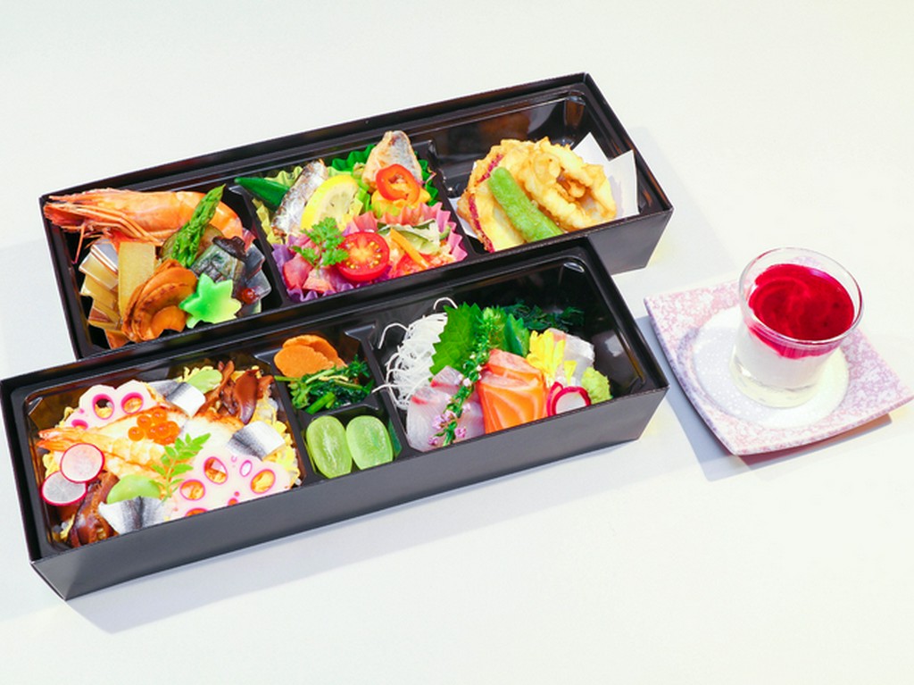 配達可能の仕出し弁当⁂旬彩二段重⁂2,500円（税別）