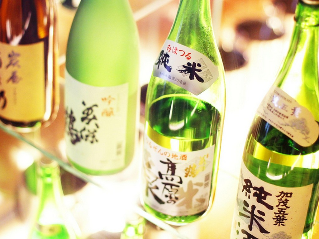 じっくりとグラスを傾けながら味わいたい、喉を潤す美酒 