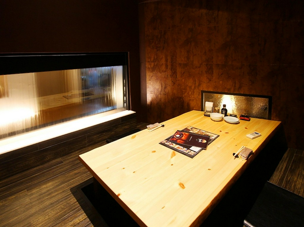 足を伸ばしてくつろげる、掘りごたつのある空間