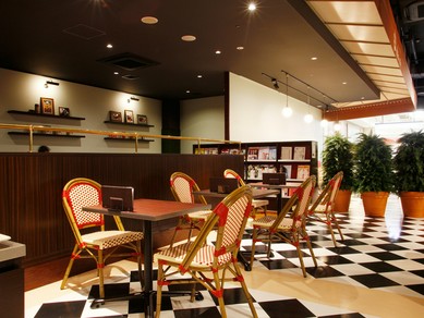 温かみのある雰囲気の中、憩いのひとときを