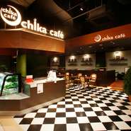 大きくゆとりを持ってつくられているため、大人数でのパーティを開きたいときにはぴったり。60名様ほど入れるフロアは、20名様以上なら貸切にも対応してもらえます。気軽に相談することをおすすめ。