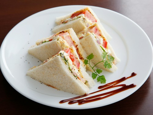 ドリンクをセットにして食べたくなる軽食メニュー