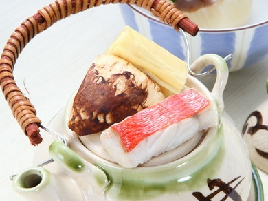 毎朝一番に「かつおだし」をとっています