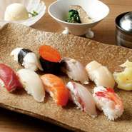 選べる1貫とおすすめ9貫で、政寿司の味をお楽しみください。
・先付
・選べる1貫
（大トロ・ぼたんえび・海水うに・きんき）
・おすすめ9貫
・止椀
・デザート
