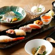 大切な方とのお食事に…人気商品を集めたコース。
・先付
・いかそうめん
・うに入り茶わん蒸し
・おすすめ7貫
・止椀
・デザート