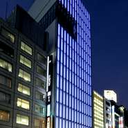 銀座中央通りに面したビルの10階、便利な絶好のアクセスも魅力