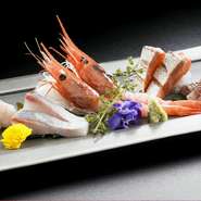 四季折々の魚介類。その時にしか味わえない、季節のご馳走『旬のお造り5点盛り』