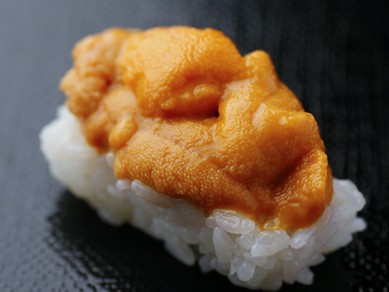 “小樽の味”を自社空輸で。鮮度バツグン、濃厚な甘さの逸品『海水ばふんうに』