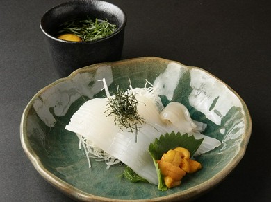  濃厚で、贅沢なこの味わい。【おたる政寿司】の人気メニュー『いかそうめん』