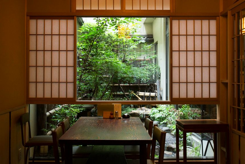 改装を経ても変わることのない情緒ある店構え