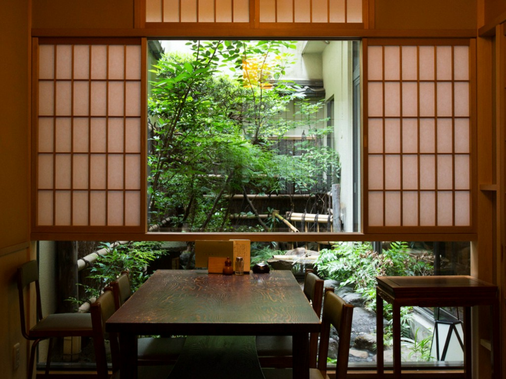 改装を経ても変わることのない情緒ある店構え