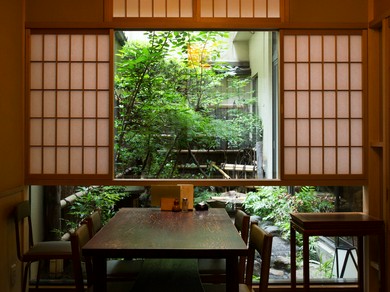 改装を経ても変わることのない情緒ある店構え
