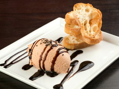 逸品の味を際立たせる“至極の1杯”を常駐するソムリエが提案