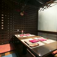 美味しいのは牡蠣鍋、タラ鍋、あんこう鍋も。ひとり鍋ならカウンターや普通席でも大丈夫ですが、やはり鍋料理は4・5人でワイワイ囲むのがいちばん。小宴会鍋コースは、お部屋の方と併せてご予約ください。