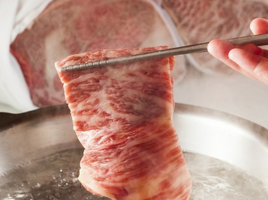 程よいサシが上質の証『銘柄牛しゃぶしゃぶ（ぞうすい付）』