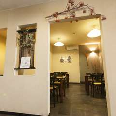 和の趣あふれる店内。ひとりから大人数まで気軽に利用ができます