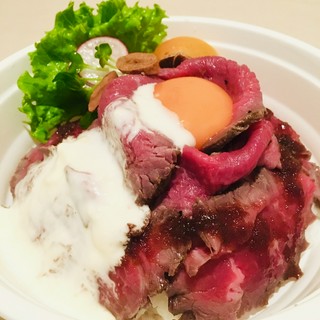 ローストビーフ丼