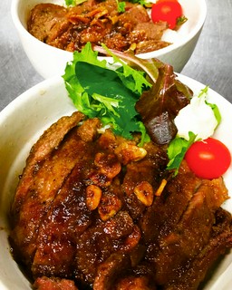 リブロースステーキ丼