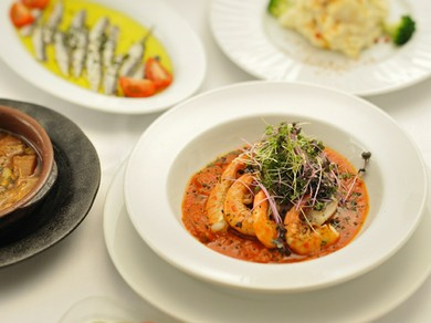 豊富なパーティーやコースのメニューで、女子会・ワイン会にも