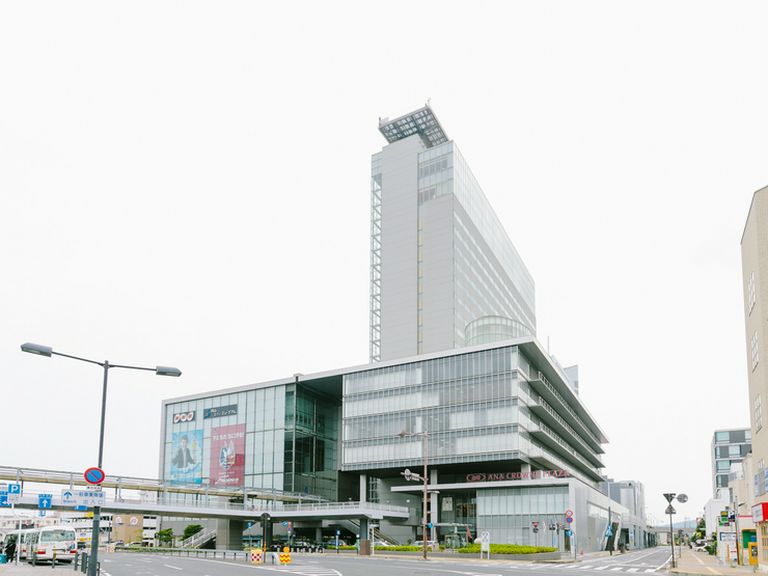 岡山駅から直結。ホテル最上階の20階にある日本料理店