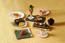 平日限定
特選黒毛和牛フィレ肉、手毬寿司、旬の食材を使用した料理など、シェフの感性が光る全7品をご用意
