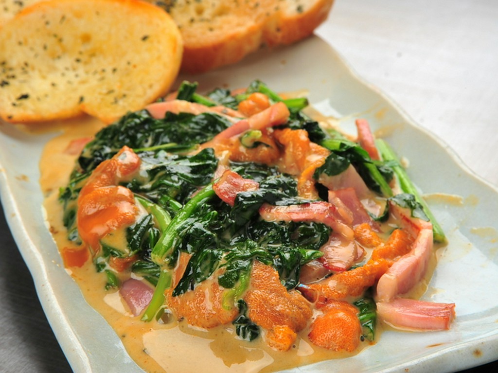 お酒の肴に最適『うにほうれん　～バケット添え～』