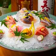 選りすぐりの鮮魚を刺身で味わえる一皿