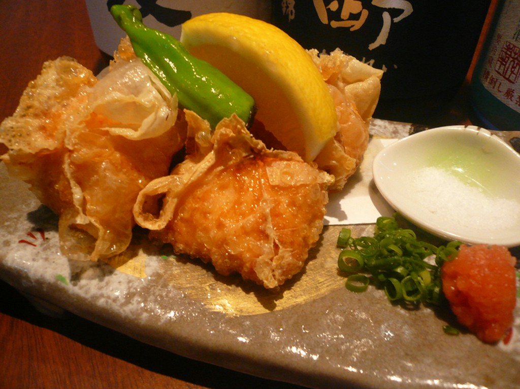 レモンをキュッと搾って召し上がれ『海老真丈湯葉包み揚げ』