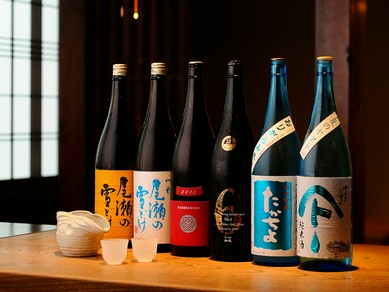 日本酒党が垂涎。ガラスケースに並べられた名酒、希少種の数々