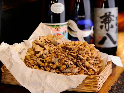 毎朝の仕入れは魚市場と青果市場の両方へと足を運ぶ