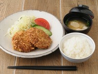 ジューシーな『玉葱たっぷり”げんこつ”メンチカツ定食』