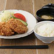 料理メニューは素材重視で、食材の味を起点に調味料や調理は最小限に。だから旬の滋味を堪能できます。