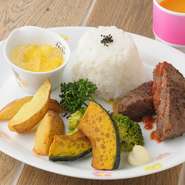 食の安全・安心を謳う【みのる食堂】はお子様連れのママからも好評。キッズプレートなども用意しています。