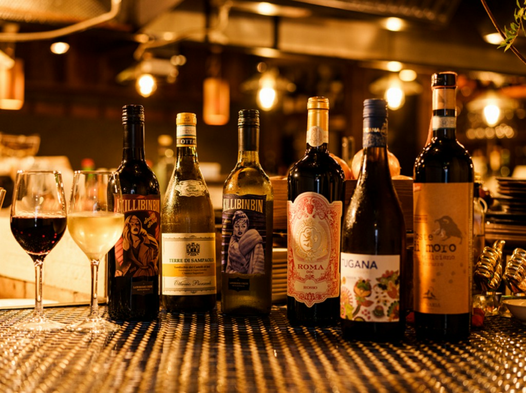 豊富なワインラインナップ