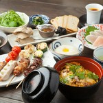 鳥幸本格串7本と自慢の逸品、鳥幸名物　奇跡の八ヶ岳卵の親子丼を堪能できるスタンダードコース。