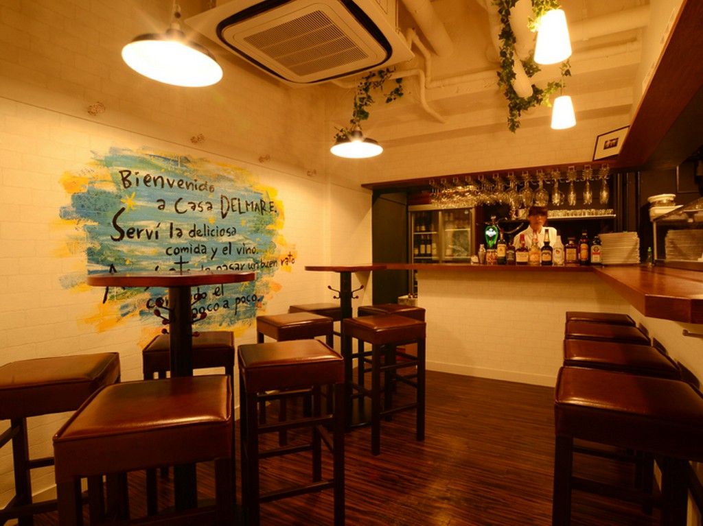 開放感あふれる店内。居心地の良さ抜群の空間です